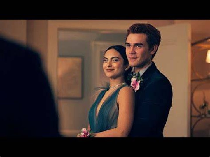 ‘Riverdale’s Phoebe Miu On Jughead Being MIA, Jessica Not Letting Him ‘Forget’ His Past & More