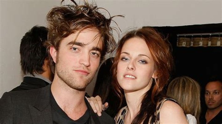 Robert Pattinson & Kristen Stewart Play House In London