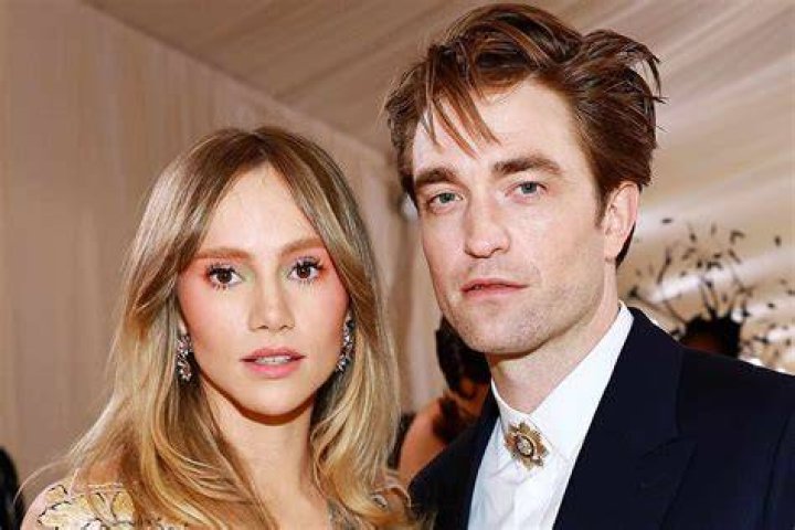 Robert Pattinson Makes Sweet Music With Cute Brunette In New Video
