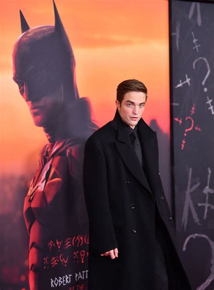 Robert Pattinson On Male Body Standards & His Potato Detox: Interview – Hollywood Life
