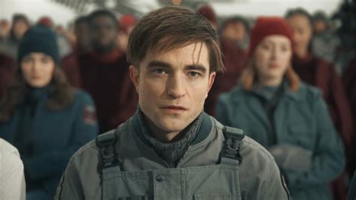 Robert Pattinson Plays Piano With Friends In Cool New Picture