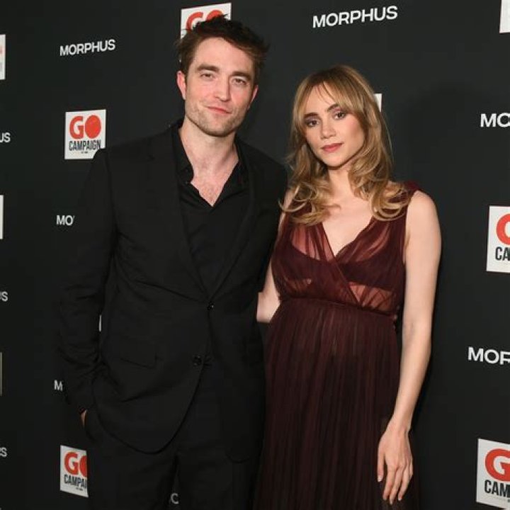 Robert Pattinson Reveals What It Was Like To Kiss Sexy Model Camille Rowe