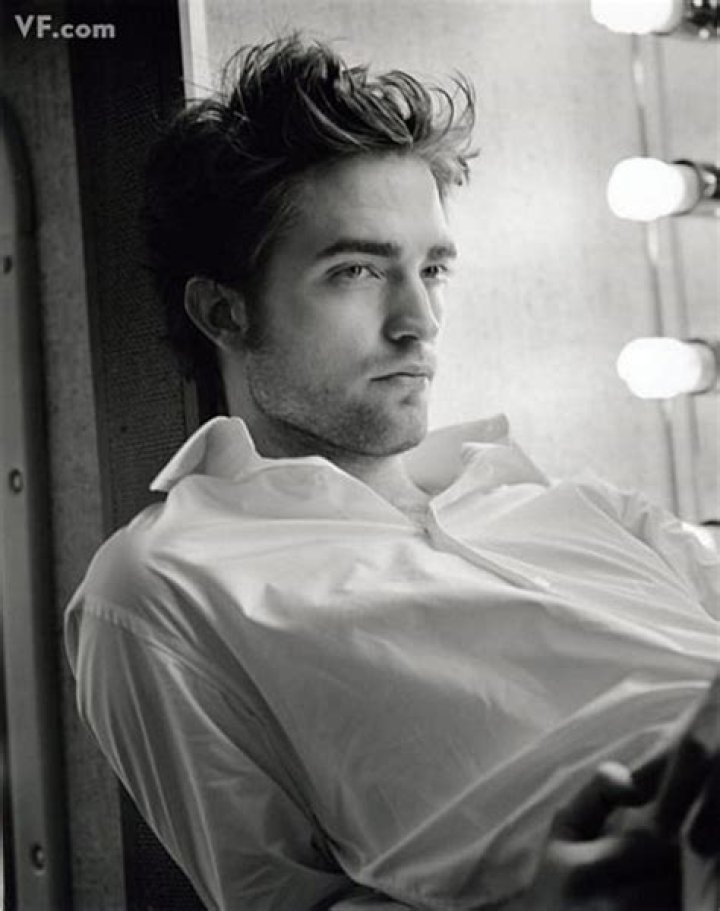 Robert Pattinson Shirtless — Actor Shoots Sexy Ad For Dior – Hollywood Life