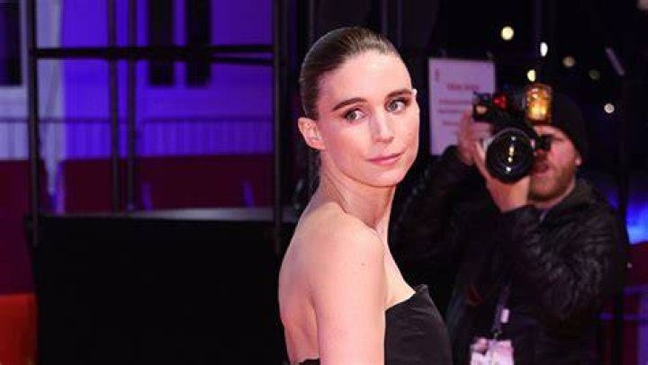 Rooney Mara’s Sexiest Ensembles: Photos – Hollywood Life