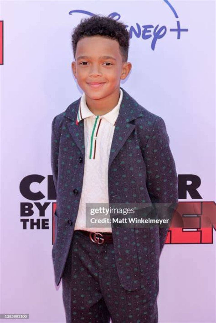 Royalty Brown, 7, Looks Cool In Ripped Jeans & Sunglasses At ‘Cheaper By The Dozen’ Premiere