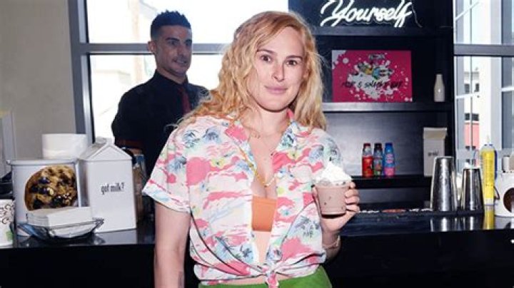 Rumer Willis Rocks Strapless Tube Top In New ‘Hot Mom’ Era Photos – Hollywood Life