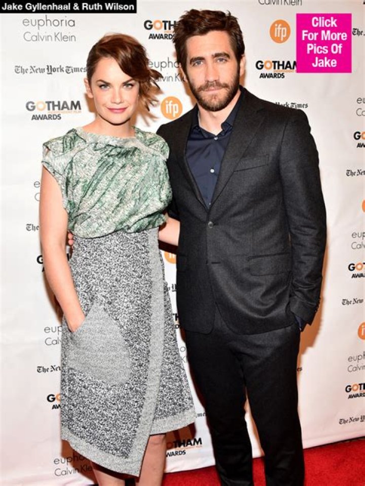 Ruth Wilson & Jake Gyllenhaal Dating? Cozy Up On Set Of Broadway Play – Hollywood Life