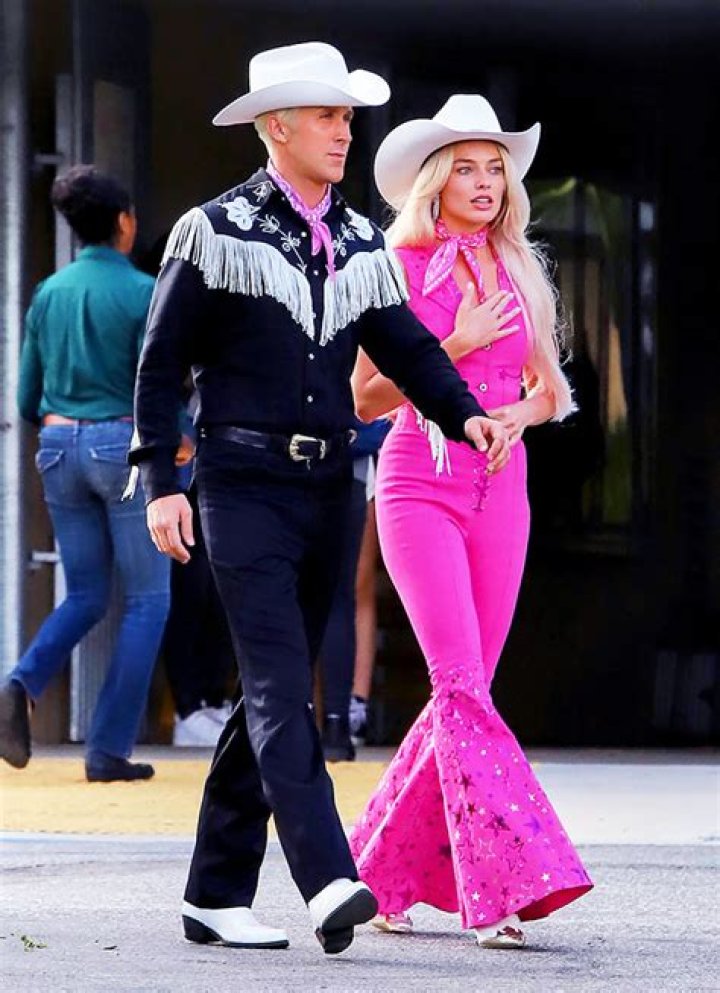 Ryan Gosling, Margot Robbie’s Matching Cowboy Hats On Barbie Movie Set: Photo – Hollywood Life
