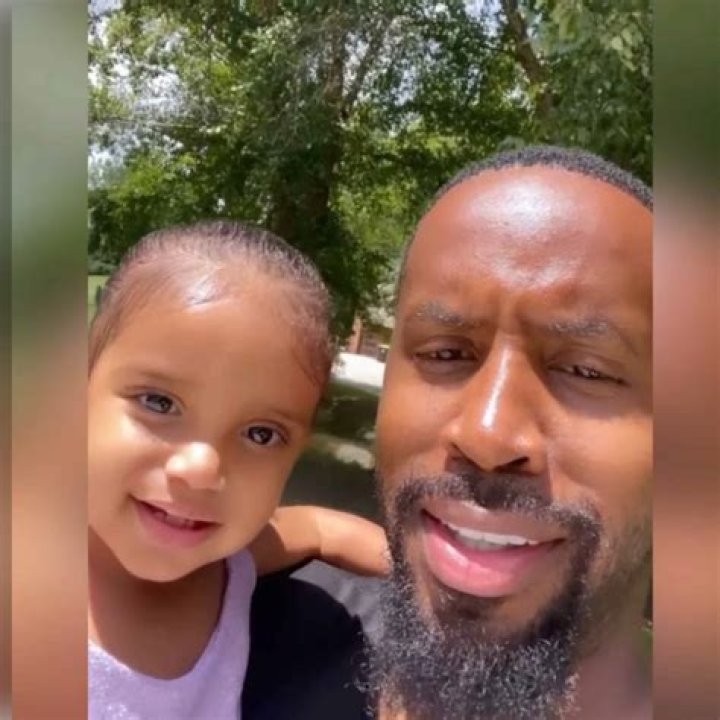 Safaree Samuels’ Daughter, 9 Months, Dances & Smiles While Listening To His New Music In Adorable Video