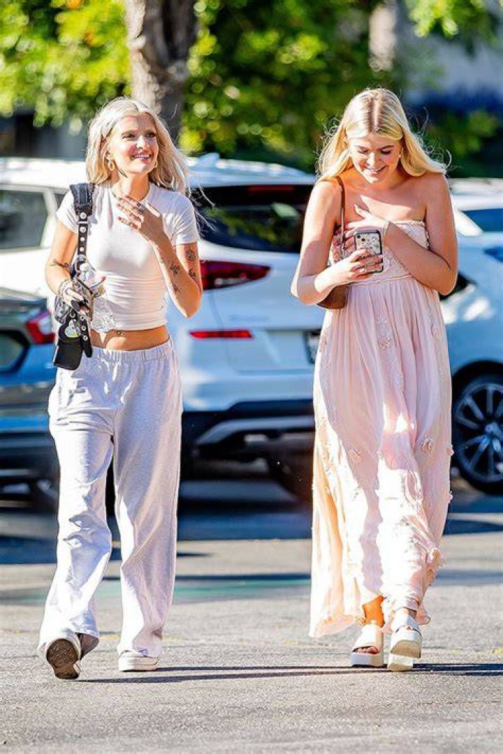 Sami & Lola Sheen Look Like Mom As They Film Reality Show Together – Hollywood Life