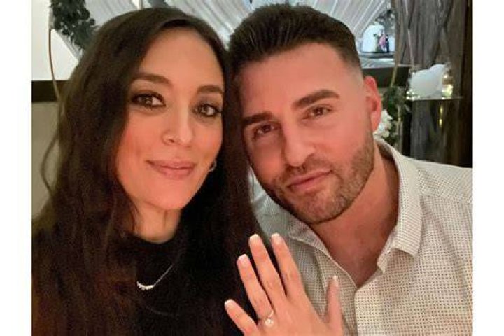 Sammi Giancola’s Engagement Ring Can’t Be Seen Amid Split Speculation – Hollywood Life