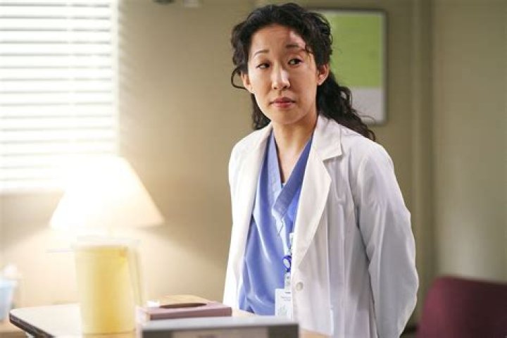 Sandra Oh Says ‘Grey’s Anatomy’ Fame Made Her ‘Very Sick’ With Body Aches, Insomnia