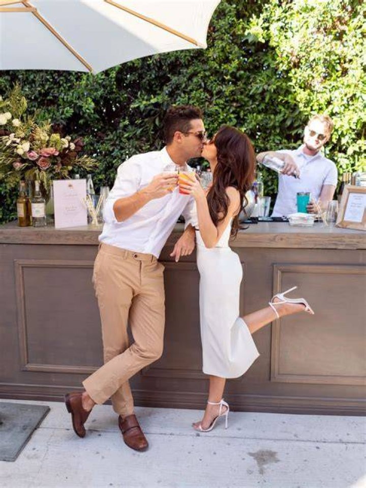 Sarah Hyland & Wells Adams’ Engagement Party: Pics – Hollywood Life