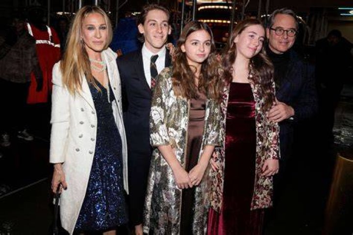 Sarah Jessica Parker & Matthew Broderick’s Kids Make Appearance at ‘Plaza Suite’ Opening