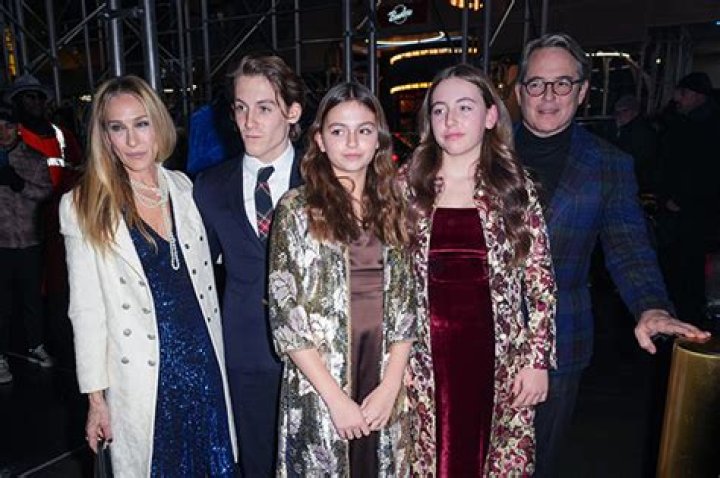Sarah Jessica Parker & Matthew Broderick Take Kids To Broadway Show – Hollywood Life