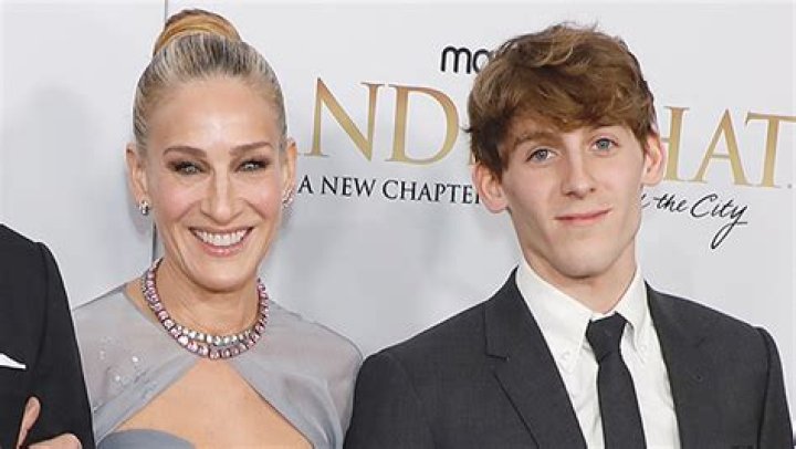 Sarah Jessica Parker Wishes Son James A Happy 20th Birthday: Photos – Hollywood Life