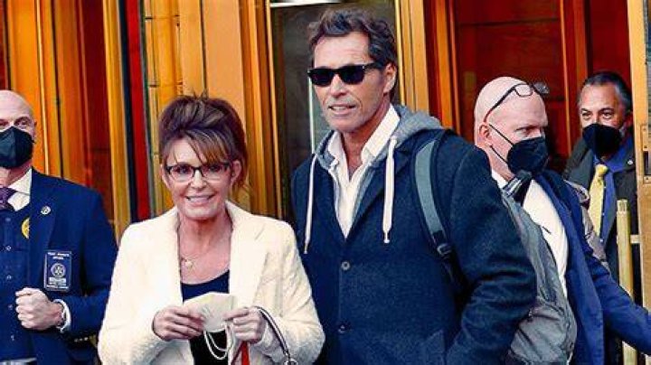 Sarah Palin & New BF Ron Dugay Hold Hands – Photos – Hollywood Life