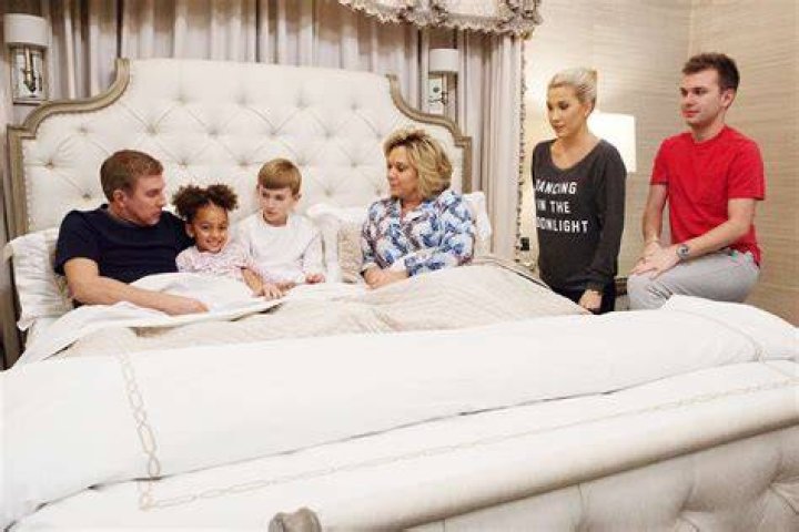 Savannah & Chase Chrisley Blast Tristan Thompson: ‘How Do You Do That’ To Khloe Kardashian?