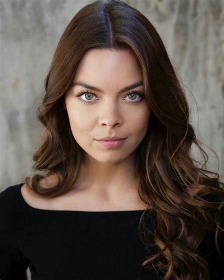 Scarlett Byrne Celebrity Bio – Hollywood Life