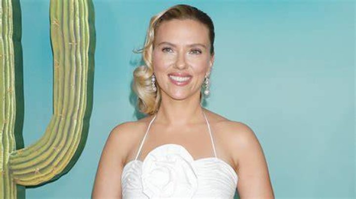 Scarlett Johansson Uses This $10 Serum Before the Red Carpet
