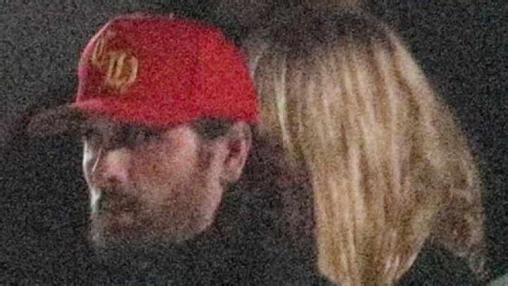 Scott Disick Grabs Mystery Woman’s Butt After Date: Photo – Hollywood Life