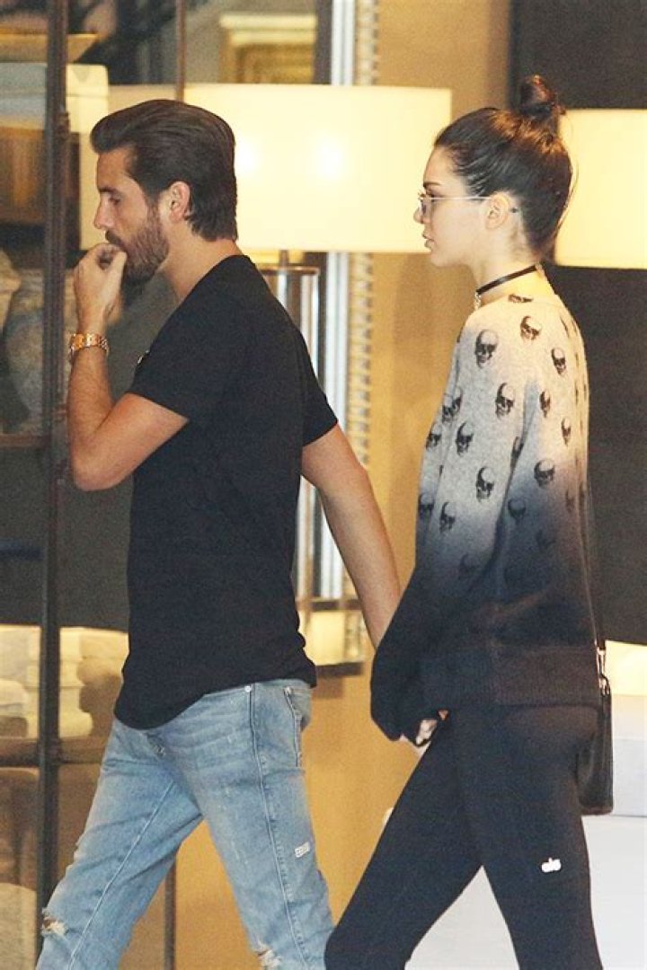 Scott Disick Holding Hands With Kendall Jenner? See Shocking Pic