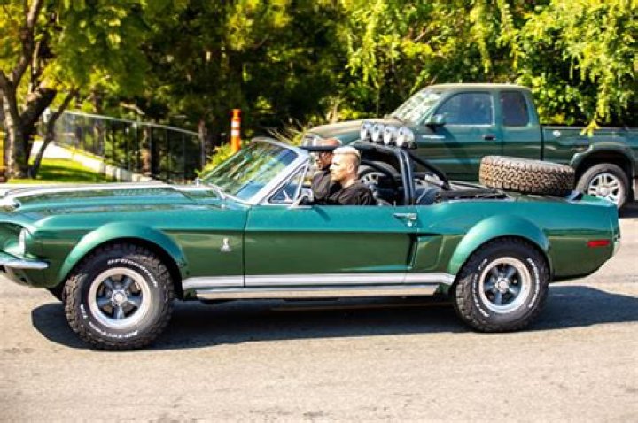 Scott Disick’s Mustang, Kylie’s Lambo, & More – Hollywood Life