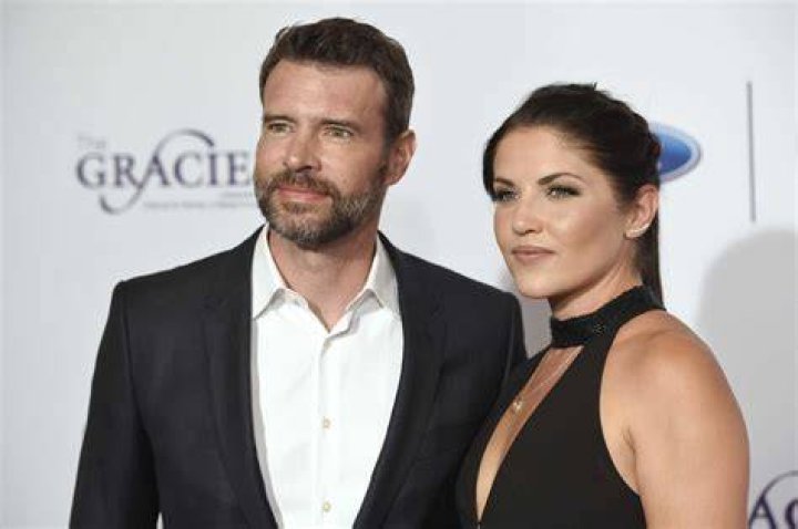 Scott Foley Says He Doesn’t ‘Keep In Contact’ With Ex Jennifer Garner – Hollywood Life