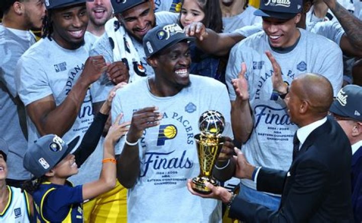 Scottie Pippen Faces Backlash For Saying LeBron James Won NBA Championship ‘Without Any Help’