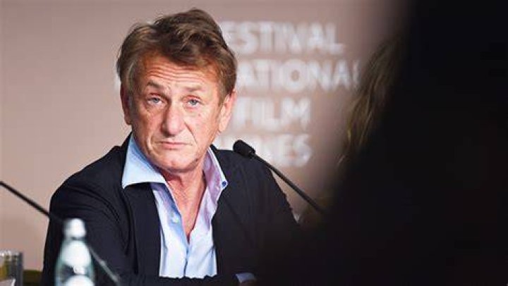 Sean Penn Says Men With ‘Cowardly Genes’ Wear Skirts – Hollywood Life