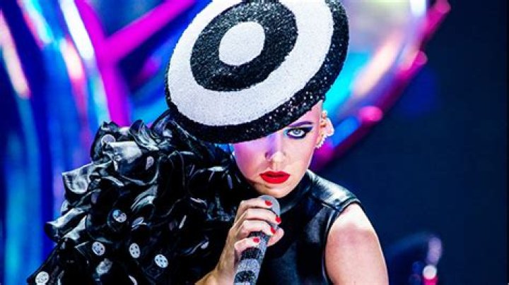 See Her Craziest Concert Looks – Hollywood Life