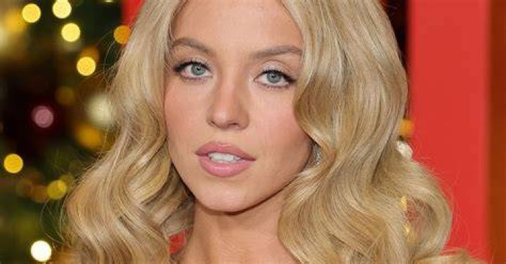 See Photos Of Her Hottest Looks – Hollywood Life
