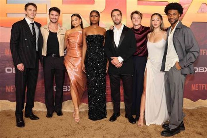 See Photos Of The ‘Outer Banks’ Stars – Hollywood Life