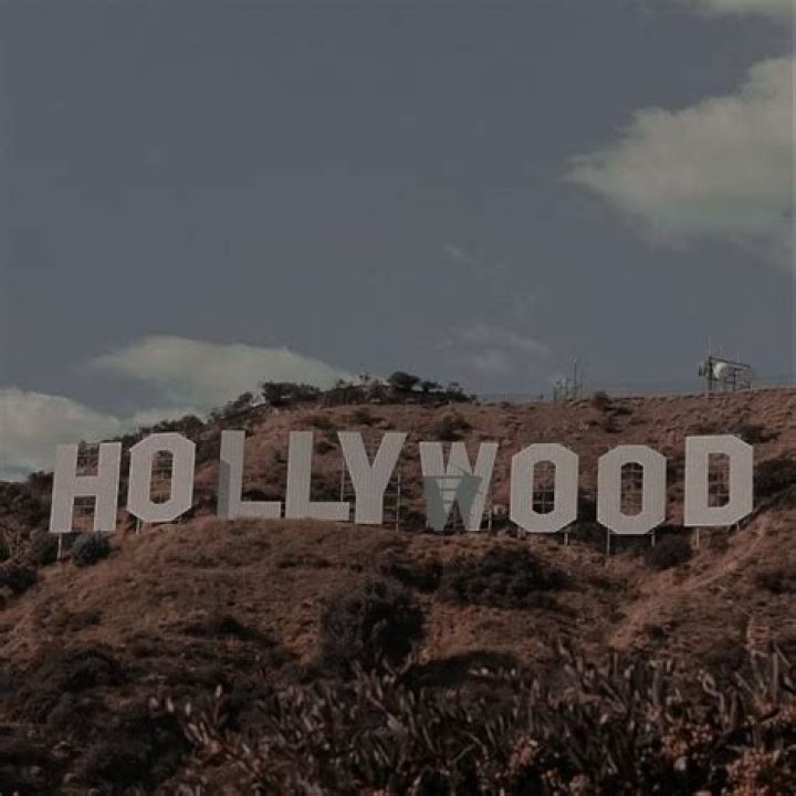 See Pretty Pic – Hollywood Life
