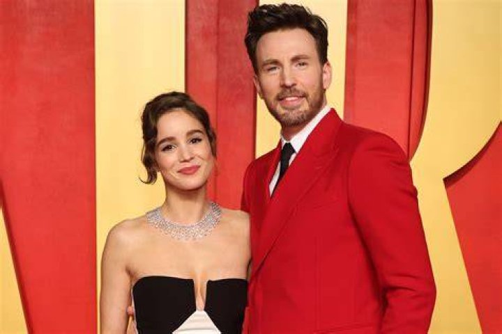 See The First Photos Of Chris Evans & More – Hollywood Life