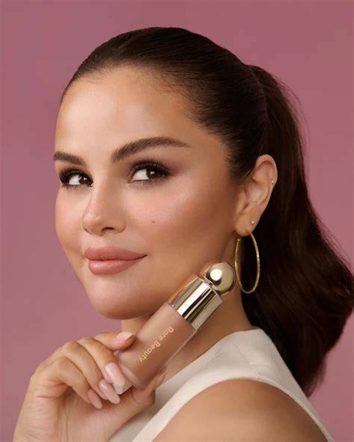 Selena Gomez Does Her Own Makeup With Rare Beauty Products For Stunning ‘Allure’ Cover