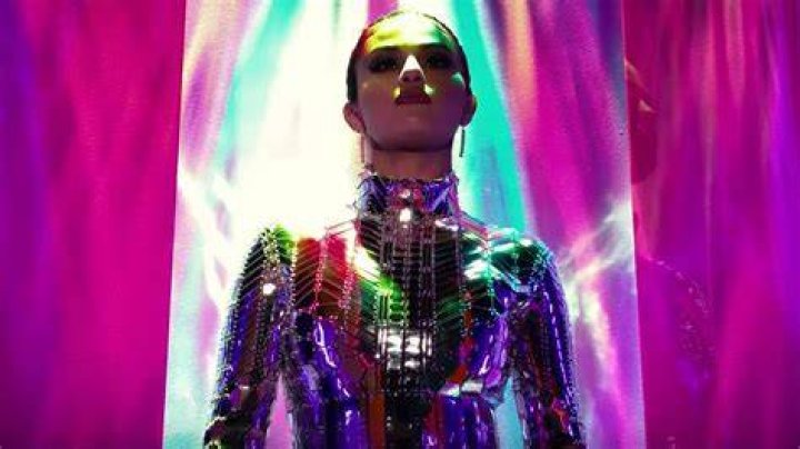 Selena Gomez Drops ‘Look At Her Now’ Song & Video — Watch – Hollywood Life