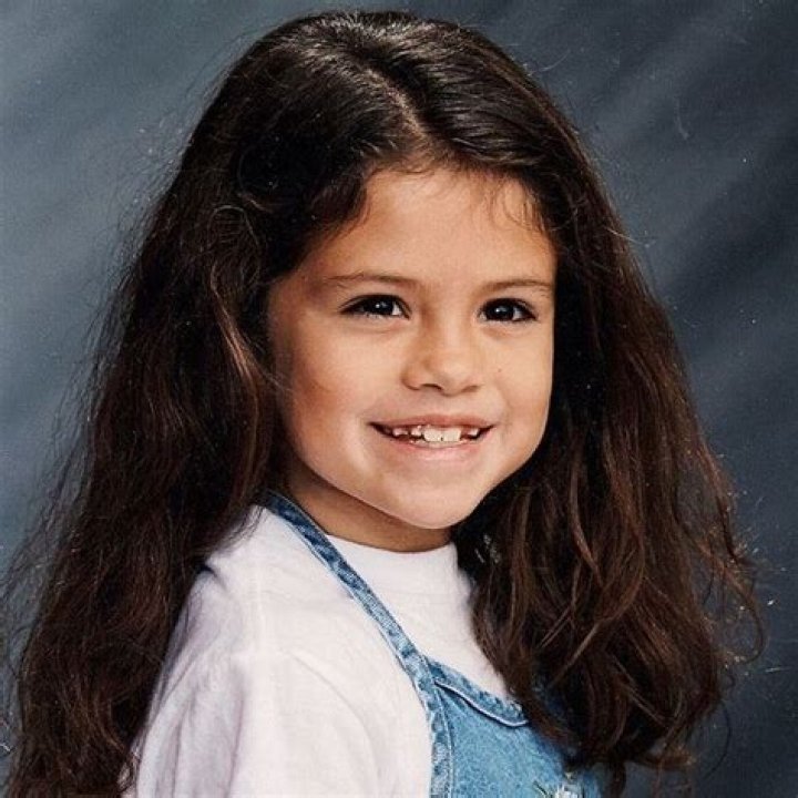 Selena Gomez Matches Justin Bieber’s Childhood IG Pics With One Of Her Own