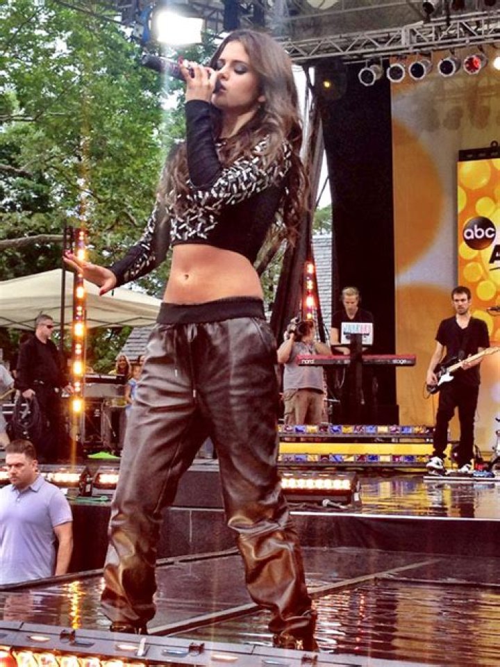 Selena Gomez’s ‘Good Morning America’ Performance Outfit — See Her Sexy Look – Hollywood Life