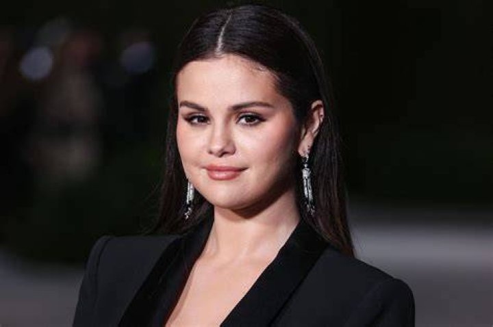 Selena Gomez’s Manager? — Why She’d Love To Work With Singer – Hollywood Life