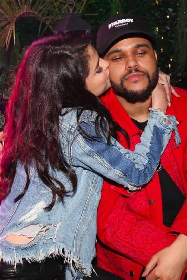 Selena Gomez & The Weeknd Shared Romantic Rooftop Kiss On Club Date Night