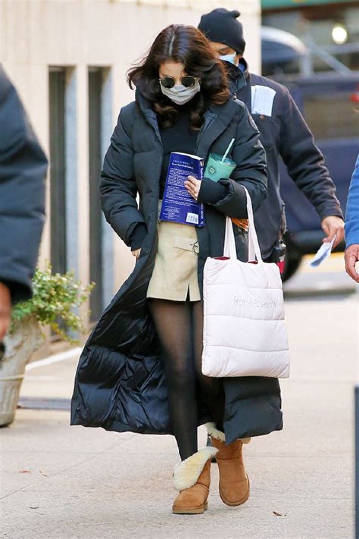 Selena Gomez Wearing Heels In Snow While Walking In NYC: Photos – Hollywood Life