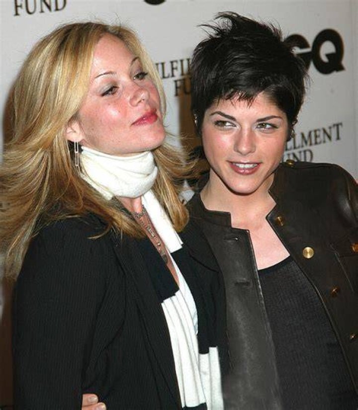 Selma Blair Talks Bond With Christina Applegate Over MS Diagnoses – Hollywood Life