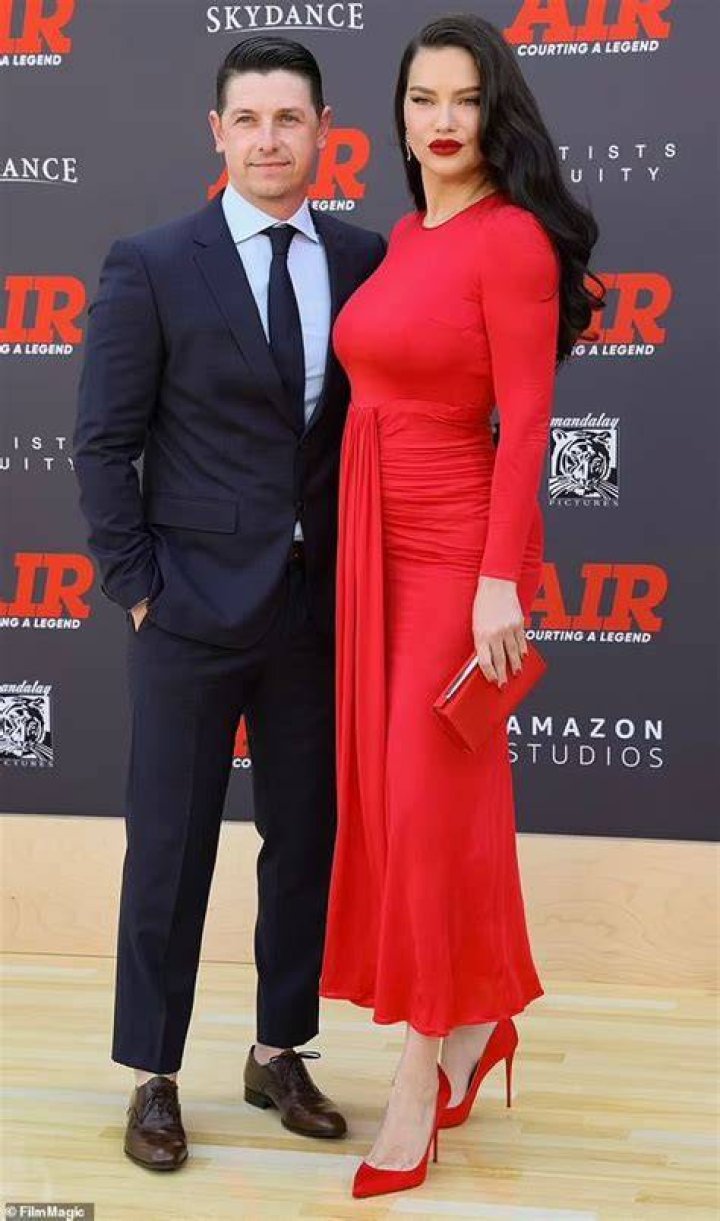Sex With Adriana Lima? — They Spent The Night Together In France – Hollywood Life
