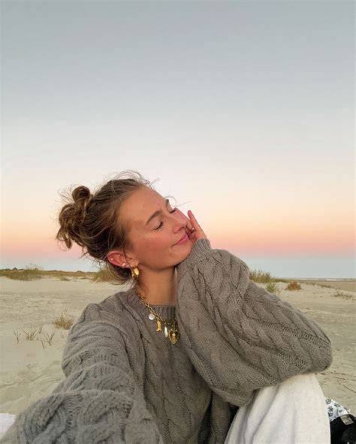 Sexy Beach Selfie Pics – Hollywood Life