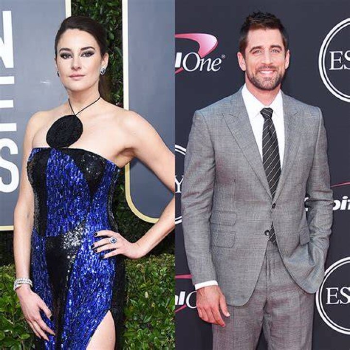 Shailene Woodley Debuts Engagement Ring From Aaron Rodgers – Hollywood Life