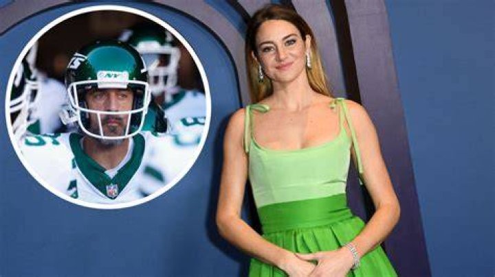 Shailene Woodley Seen Without Engagement Ring In 1st Photos After Aaron Rodgers Split