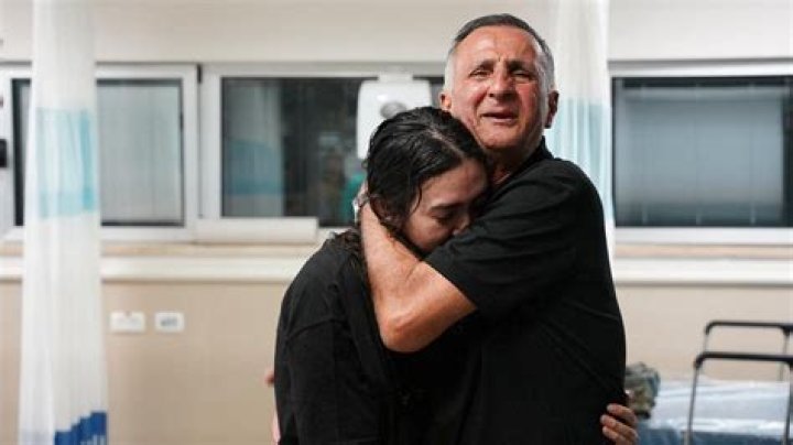 Shannen Doherty Cries While Breaking News That Her Cancer Has Returned & It’s Stage 4 — Watch