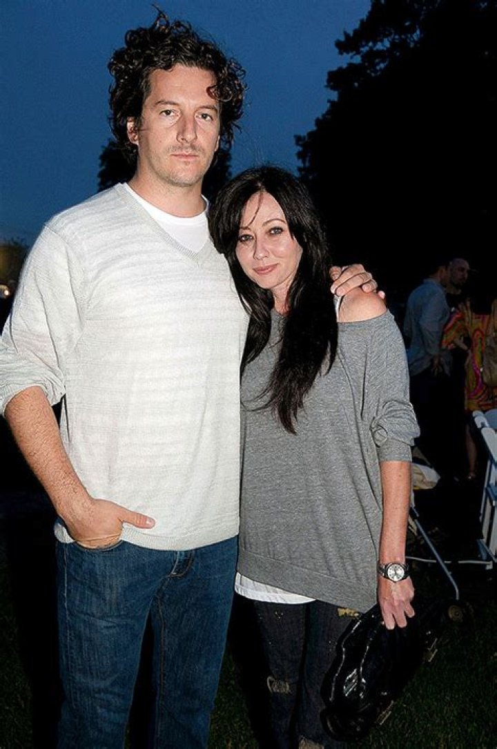Shannen Doherty’s Seen Without Ring Amid Divorce From Kurt Iswarienko – Hollywood Life