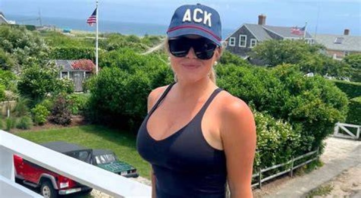 She’s Expecting Baby No. 4 – Hollywood Life